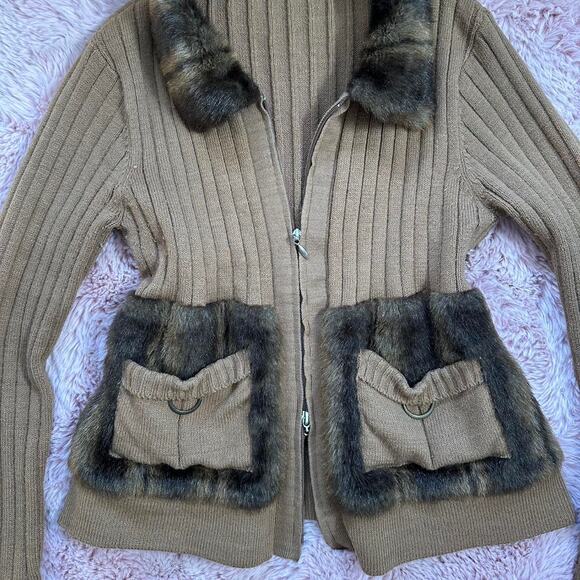 Gorgeous capri brown double zip with faux fur collar and pockets - Picture 5 of 8